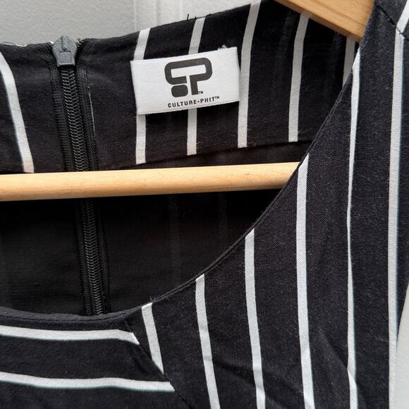 CULTURE PHIT Black and White Striped Sleeveless Racerback Maxi Dress Size XL - Picture 2 of 4